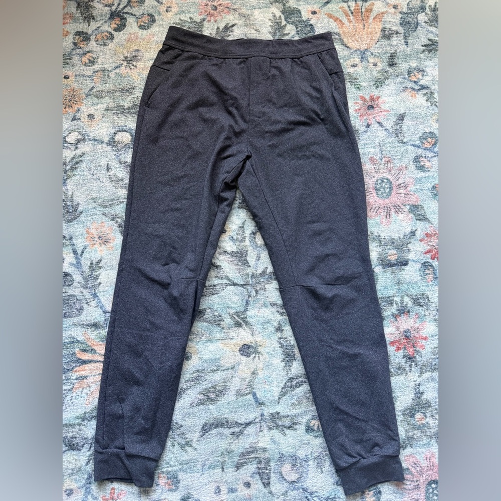 Lululemon Men's Gray Jogger Pants